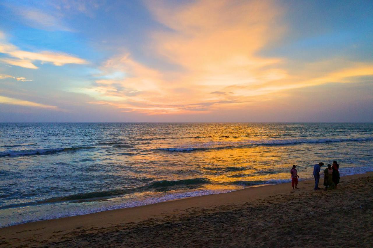 Cherai Natural Beach Hotel Cherai Beach Buitenkant foto